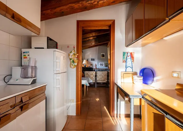 Il Faro By Interhome شقة Castelveccana